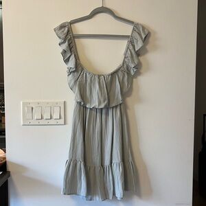 Light blue off the shoulder dress, size S fits XS/S, great condition!